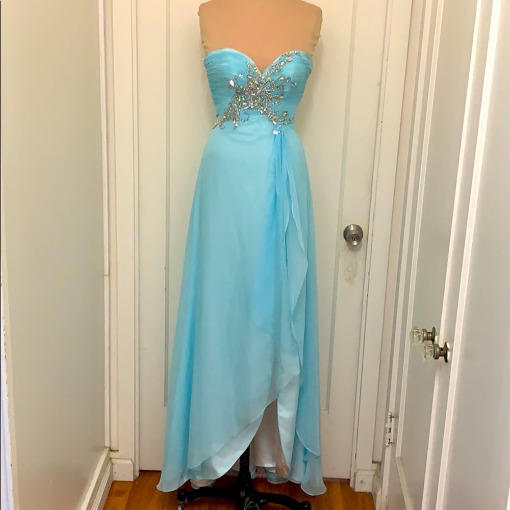 🩵 Baby blue Mac Duggal Strapless Gown